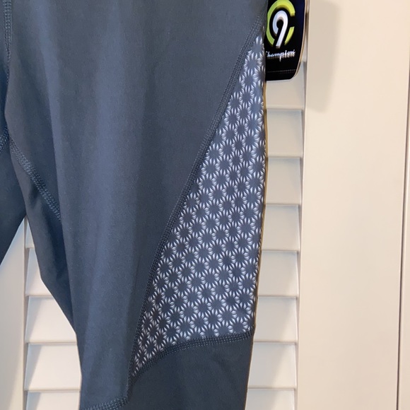 NWT Women’s M C9 Champion Freedom tight Cropped capri pants Duo-Dry pine green - Picture 3 of 8